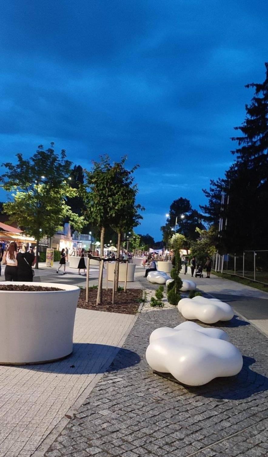 Lux Apartman Villa Hajdúszoboszló Esterno foto