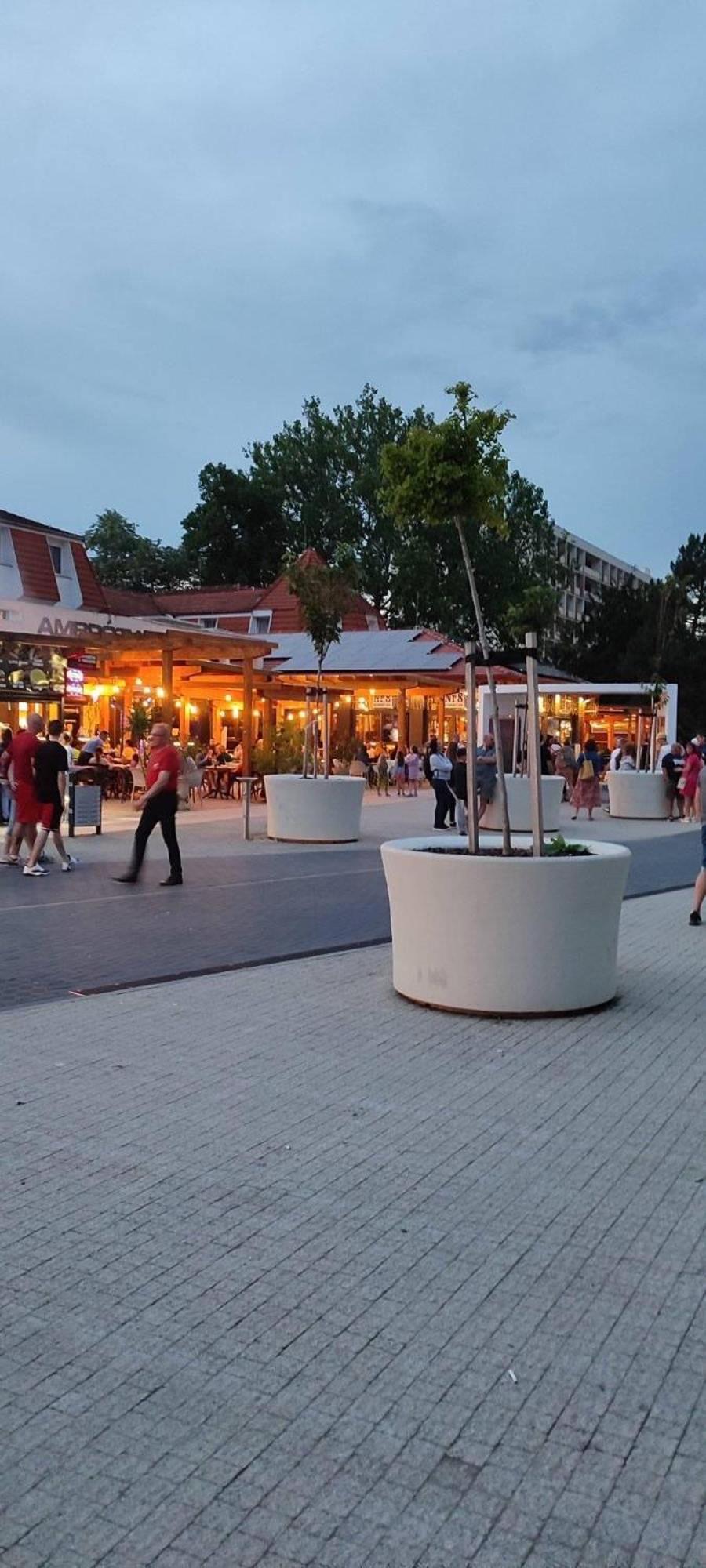 Lux Apartman Villa Hajdúszoboszló Esterno foto