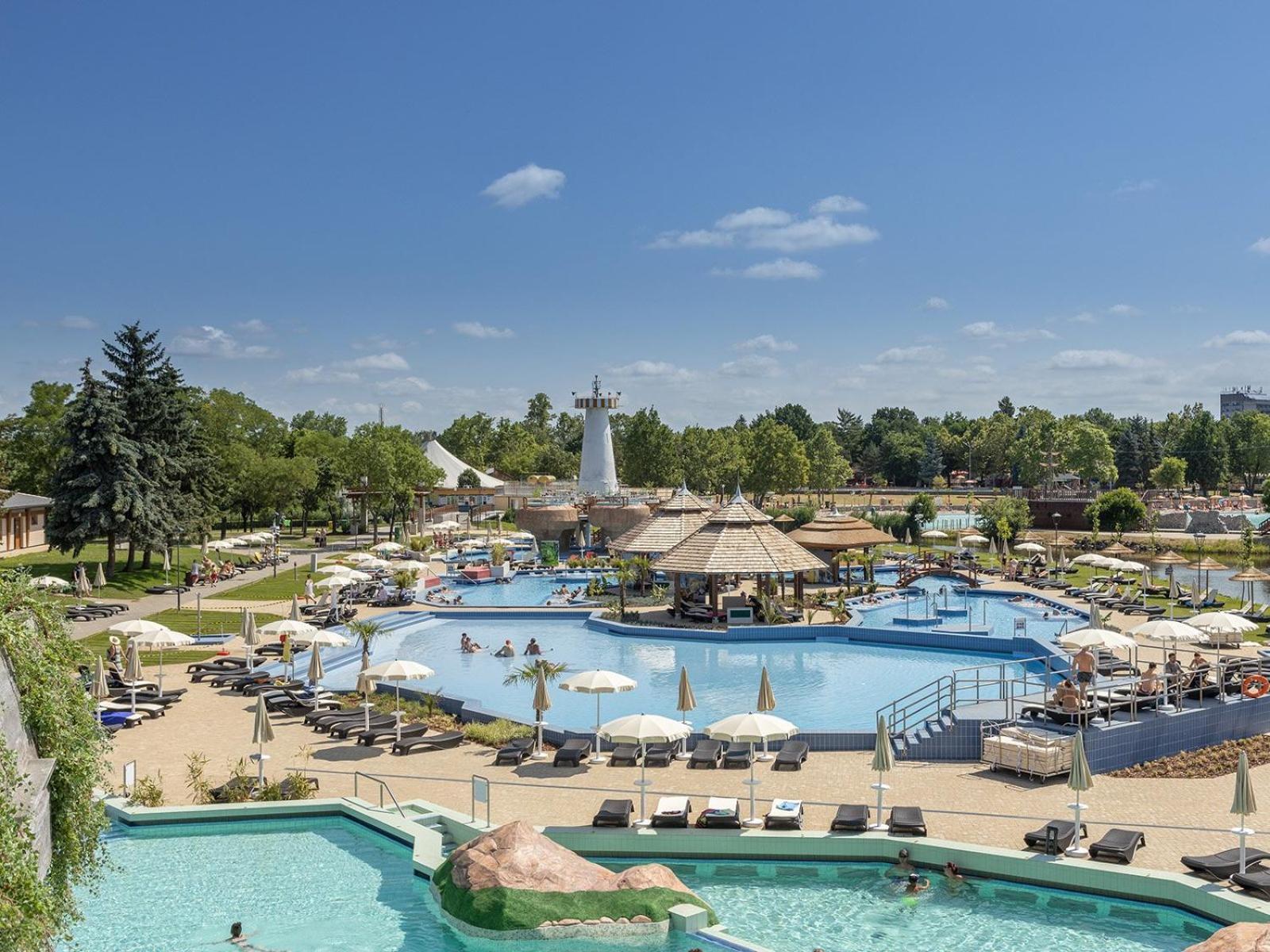 Lux Apartman Villa Hajdúszoboszló Esterno foto